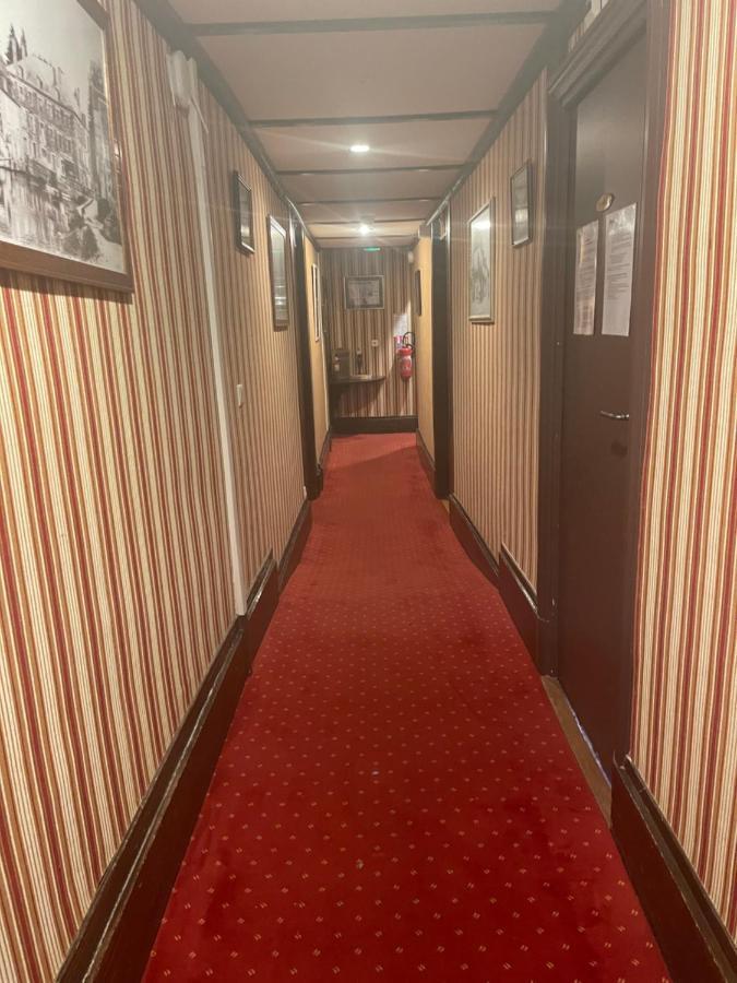 Le Grand Monarque Donzy Hotell Eksteriør bilde