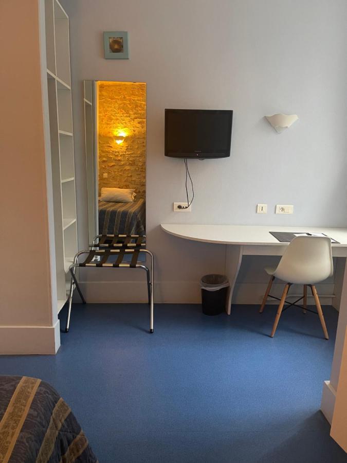 Le Grand Monarque Donzy Hotell Eksteriør bilde